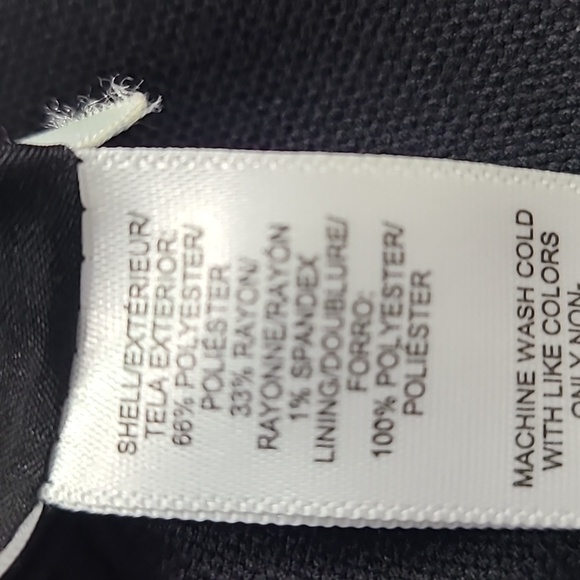 LOFT Black Mini-Skirt, 2 Pockets on the Front, Size 10 - Picture 10 of 10